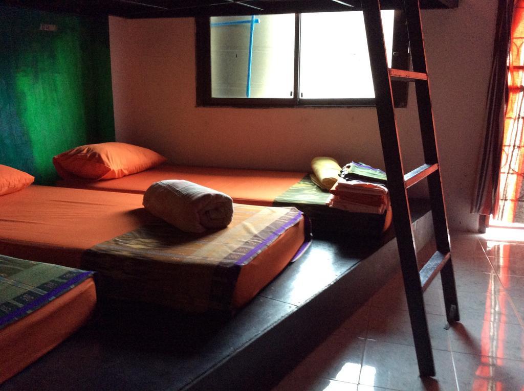 Maddy'S Hostel Ko Pha Ngan Exterior photo