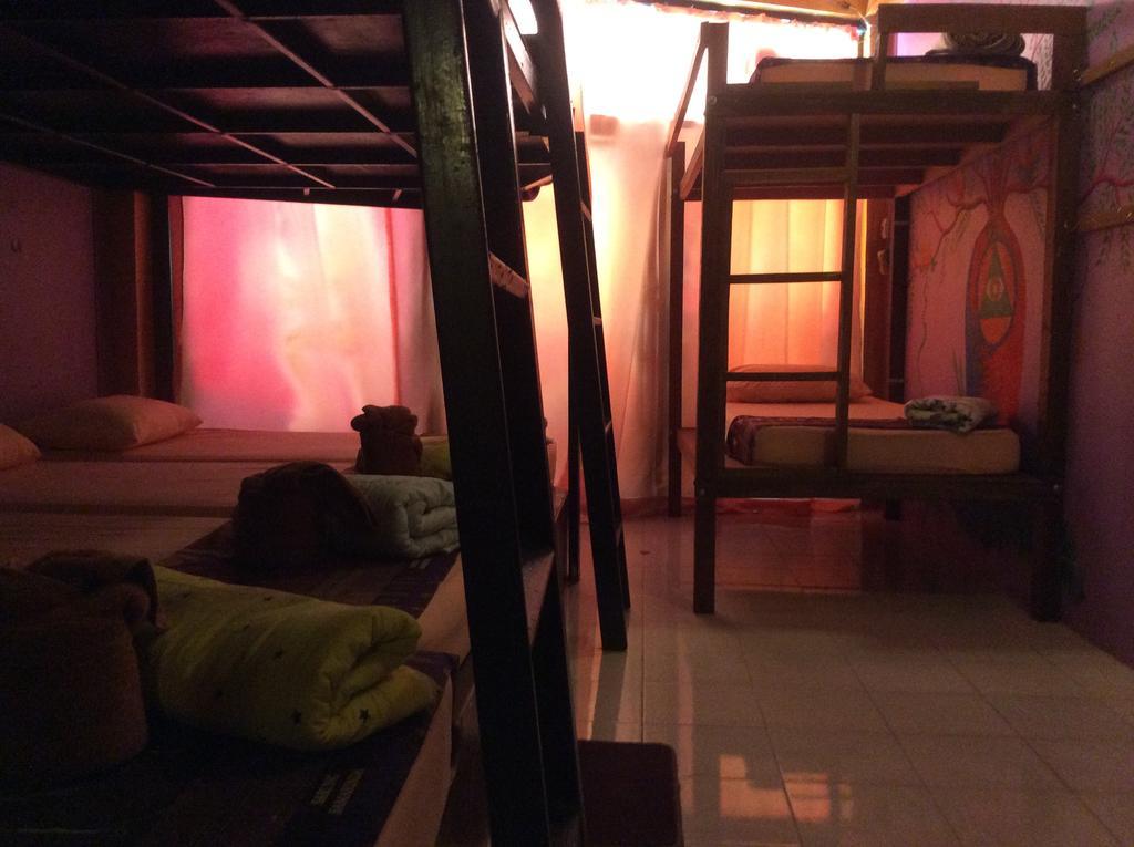 Maddy'S Hostel Ko Pha Ngan Exterior photo